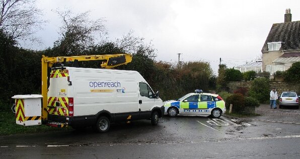 Dottery Cross road blocked by police tree on plone lines